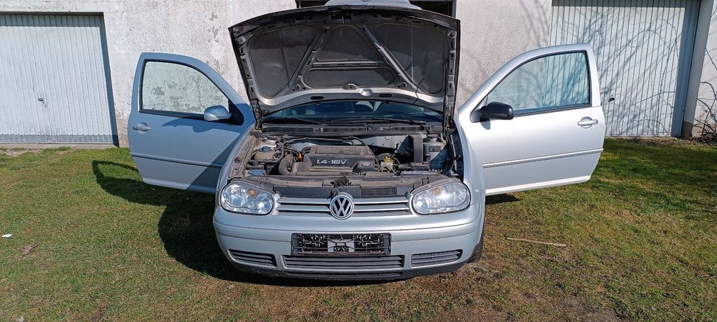 VW Golf 150.718 km 1.999 &euro; Hiddenhausen 32120