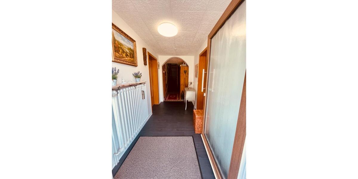 Einfamilienhaus Rinteln - 12 Zimmer, 300 m&sup2;, 300.000&euro; | Angebot:26129461