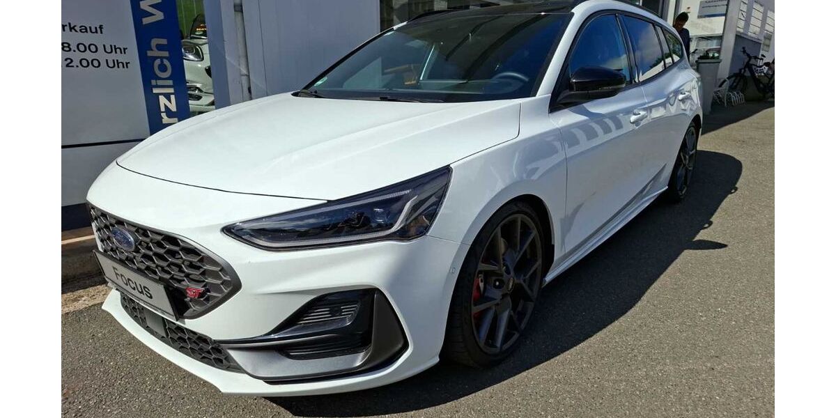 Ford Focus 15.050 km 32.985 &euro; Petershagen 32469