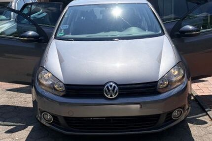 VW Golf 71.850 km 8.900 &euro; Löhne 32584