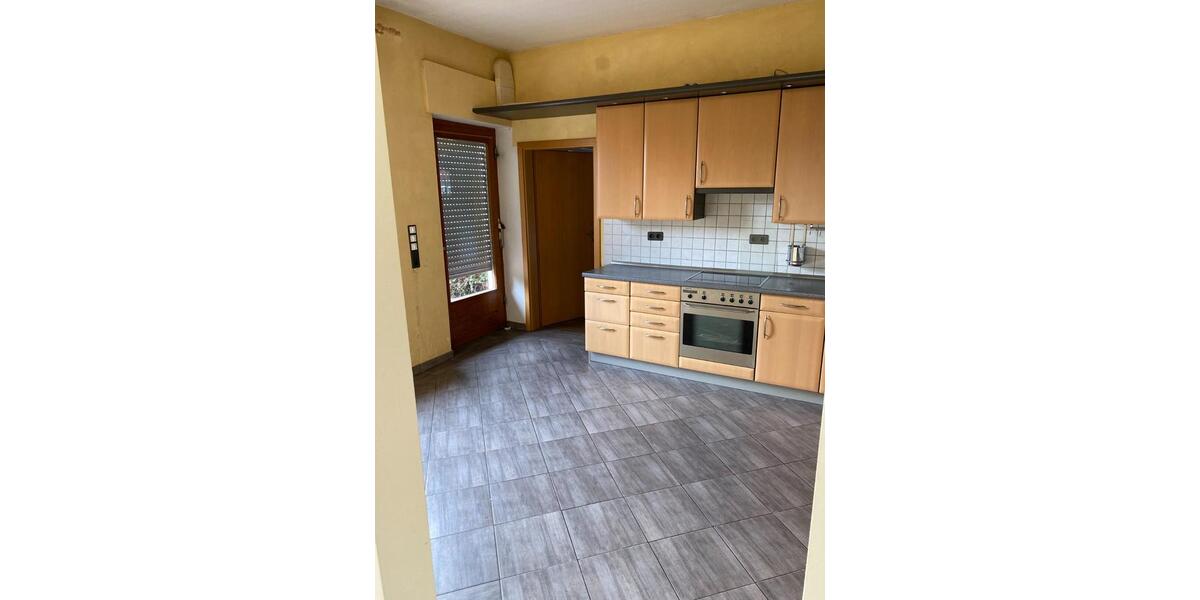 Erdgeschoßwohnung Löhne - 4 Zimmer, 145 m&sup2;, 990&euro; | Angebot:25637354