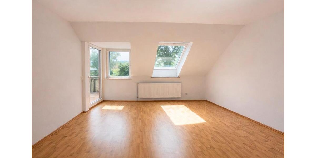 Dachgeschoßwohnung Obernkirchen - 3 Zimmer, 87 m&sup2;, 780&euro; | Angebot:26232216