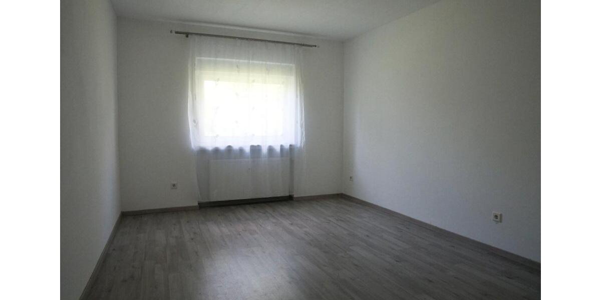 Erdgeschoßwohnung Rinteln - 5 Zimmer, 103 m&sup2;, 150.000&euro; | Angebot:26795667