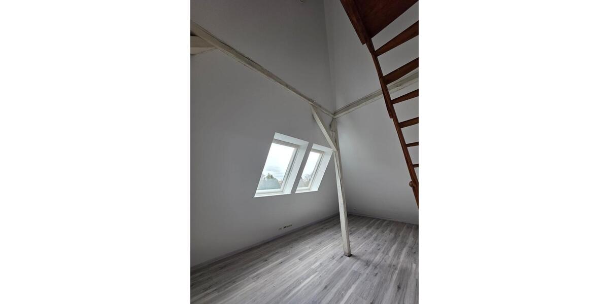 Dachgeschoßwohnung Porta Westfalica - 2.5 Zimmer, 90 m&sup2;, 750&euro; | Angebot:25353890