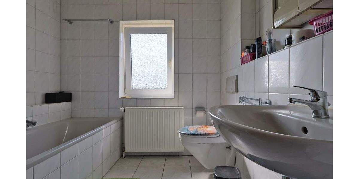 Einfamilienhaus Lübbecke Stockhausen - 8 Zimmer, 250 m&sup2;, 265.000&euro; | Angebot:25693510