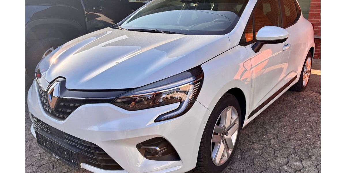 Renault Clio 2.705 km 13.900 &euro; Petershagen 32469