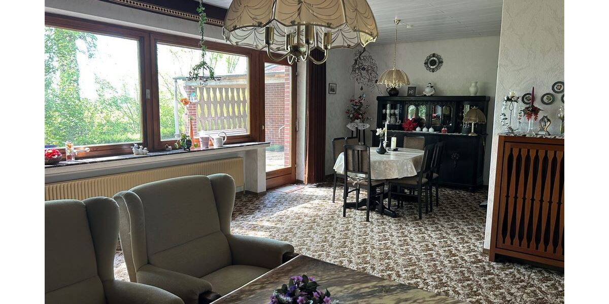 Interessantes Wohnhaus mit 2 Wohnungen, Nebengebäude und Grünland - Einfamilienhaus Stolzenau | Angebot:26858258