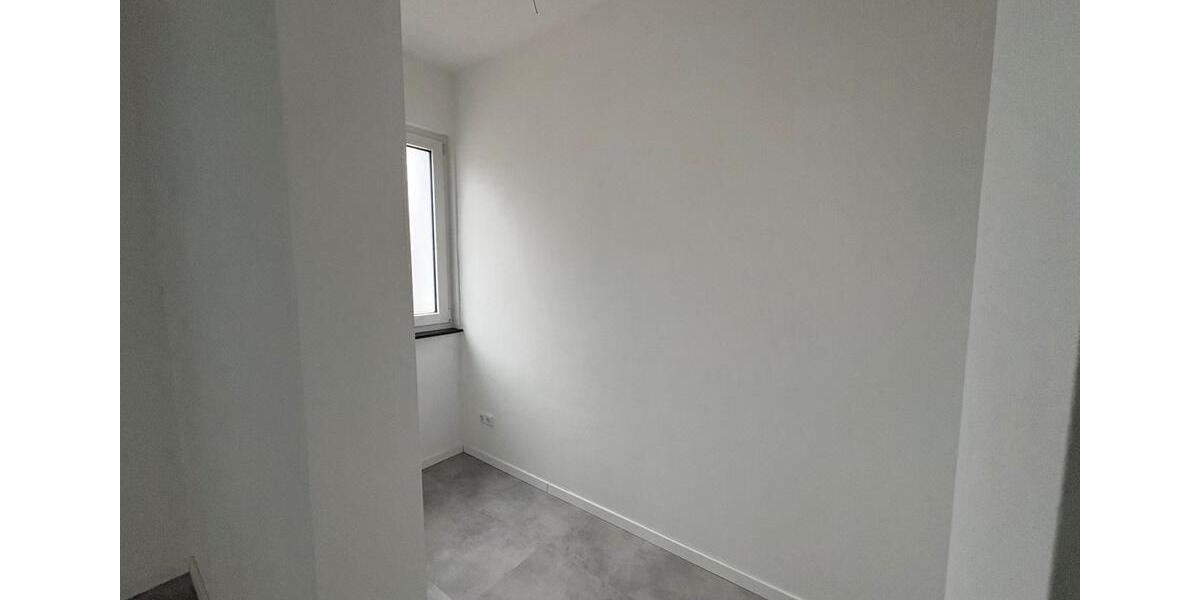 Erdgeschoßwohnung Bad Oeynhausen - 3 Zimmer, 153 m&sup2;, 1.375&euro; | Angebot:24493571