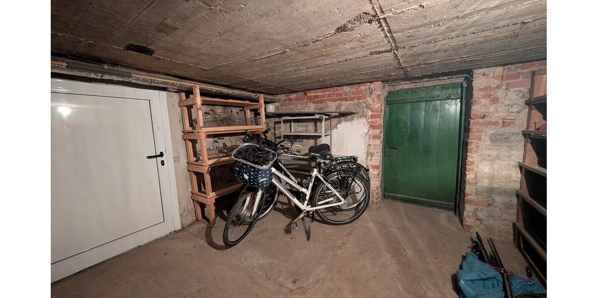 Großes Grundstück in Hüllhorst: Einfamilienhaus mit Potenzial zur Neugestaltung - Einfamilienhaus Hüllhorst | Angebot:26549649