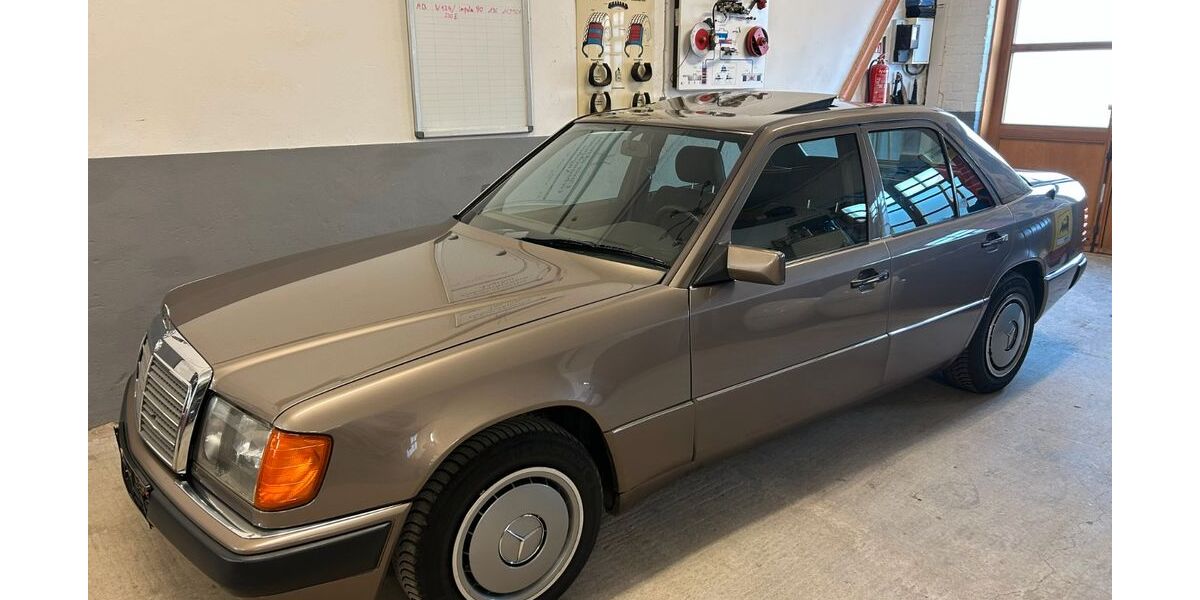 Mercedes-Benz 230 162.079 km 11.990 &euro; Porta Westfalica 32457