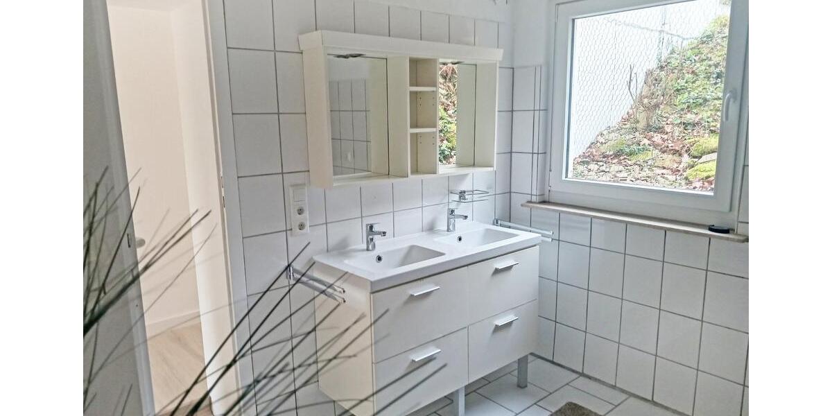Etagenwohnung Rinteln - 4 Zimmer, 102 m&sup2;, 975&euro; | Angebot:25989536