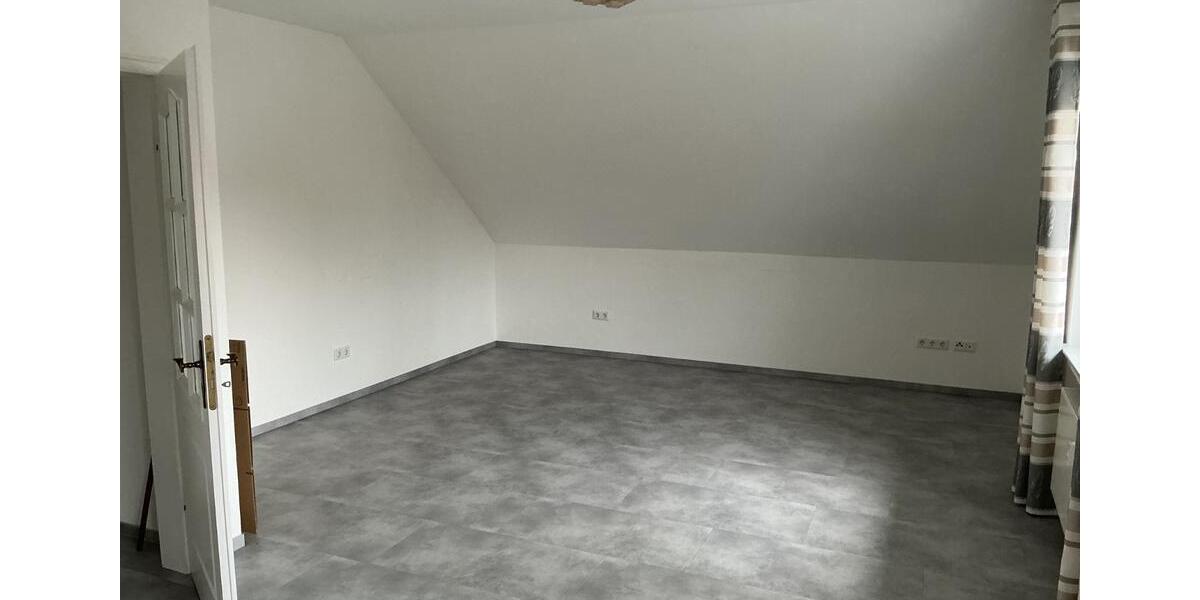 Dachgeschoßwohnung Kirchlengern - 2 Zimmer, 80 m&sup2;, 850&euro; | Angebot:25999471