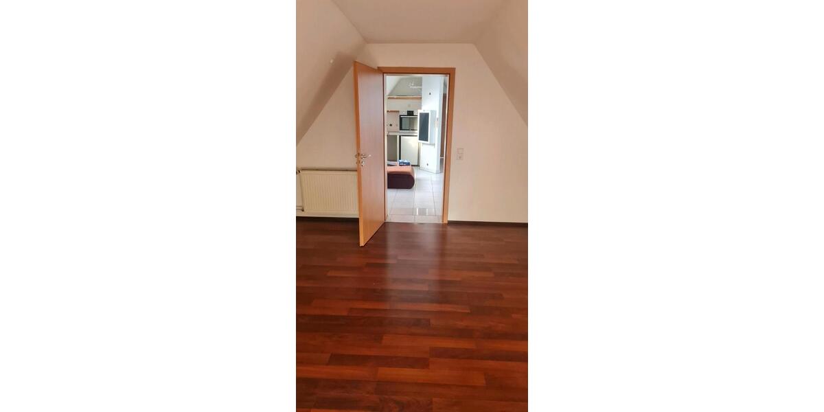 Dachgeschoßwohnung Dörentrup - 2 Zimmer, 45 m&sup2;, 450&euro; | Angebot:25098739