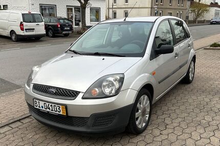 Ford Fiesta 92.000 km 2.500 &euro; Lemgo 32657