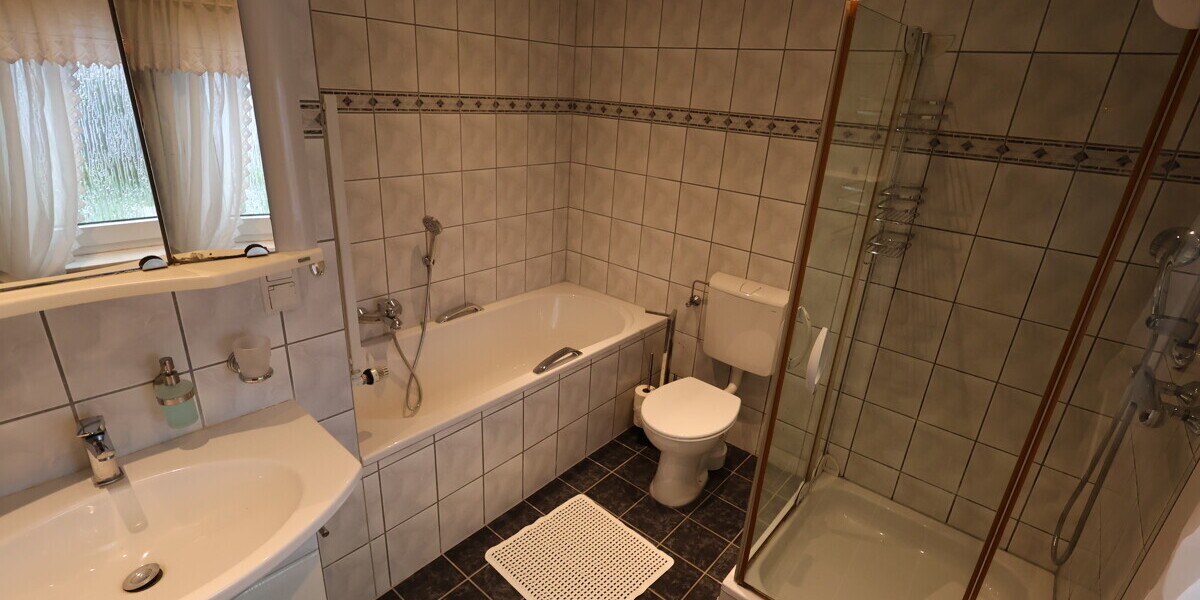 Einfamilienhaus mit Potenzial – ruhige Lage, nur ein Nachbar - Einfamilienhaus Hüllhorst | Angebot:22941402