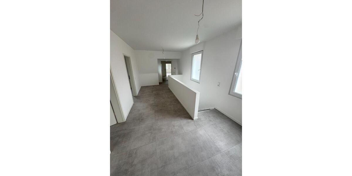 Etagenwohnung Bünde - 3 Zimmer, 117 m&sup2;, 1.000&euro; | Angebot:24802191