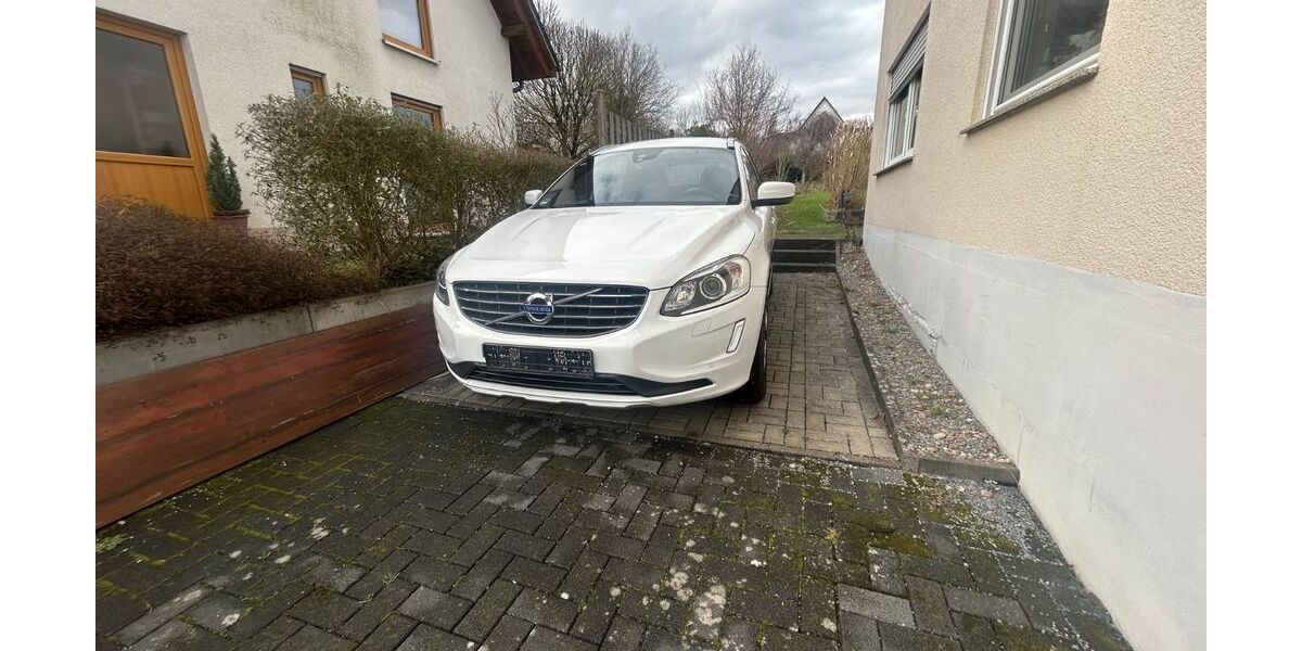 Volvo XC60 142.390 km 18.499 &euro; Kalletal 32689