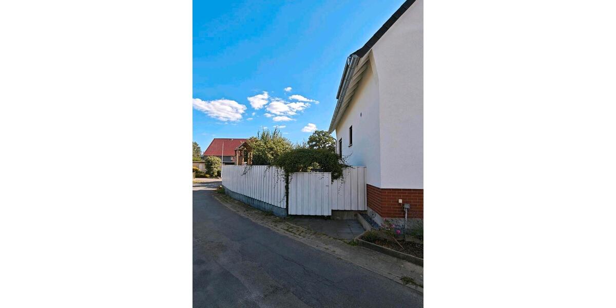 Einfamilienhaus Rinteln - 6 Zimmer, 130 m&sup2;, 245.000&euro; | Angebot:27021079