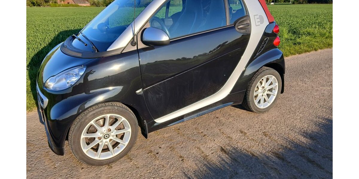 Smart ForTwo 52.500 km 8.880 &euro; Bad Salzuflen 32107