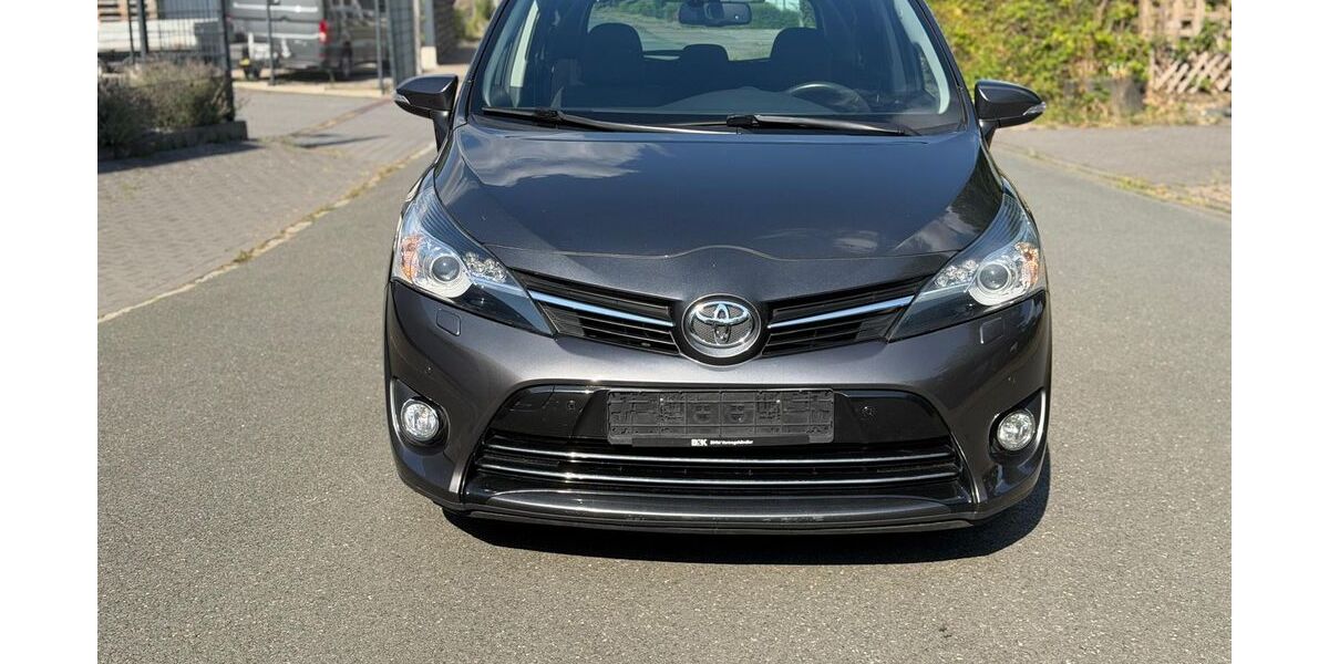 Toyota Verso 147.000 km 9.000 &euro; Herford 32051