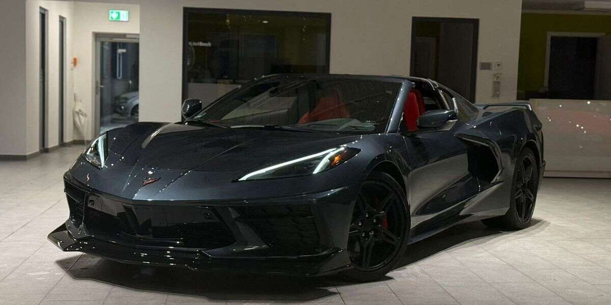 Corvette C8 18.552 km 80.995 &euro; HERFORD 32052