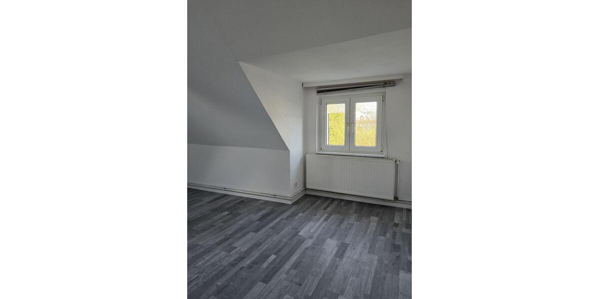 Dachgeschoßwohnung Lemgo - 2.5 Zimmer, 55 m&sup2;, 450&euro; | Angebot:26271023