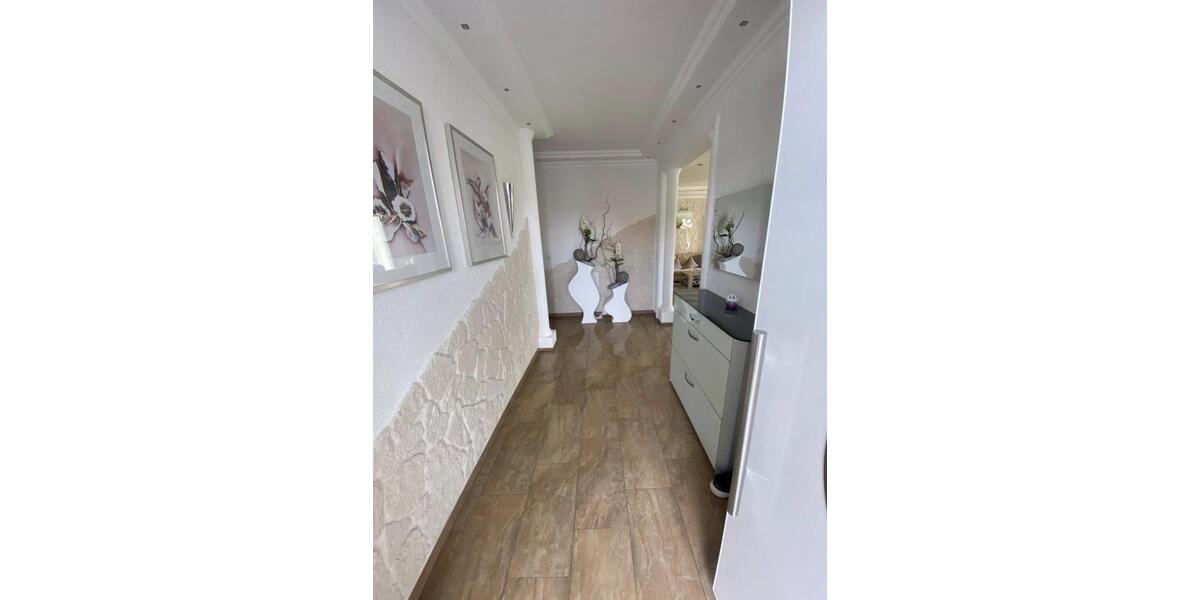 Bungalow Porta Westfalica - 5 Zimmer, 142 m&sup2;, 2.350&euro; | Angebot:25313042