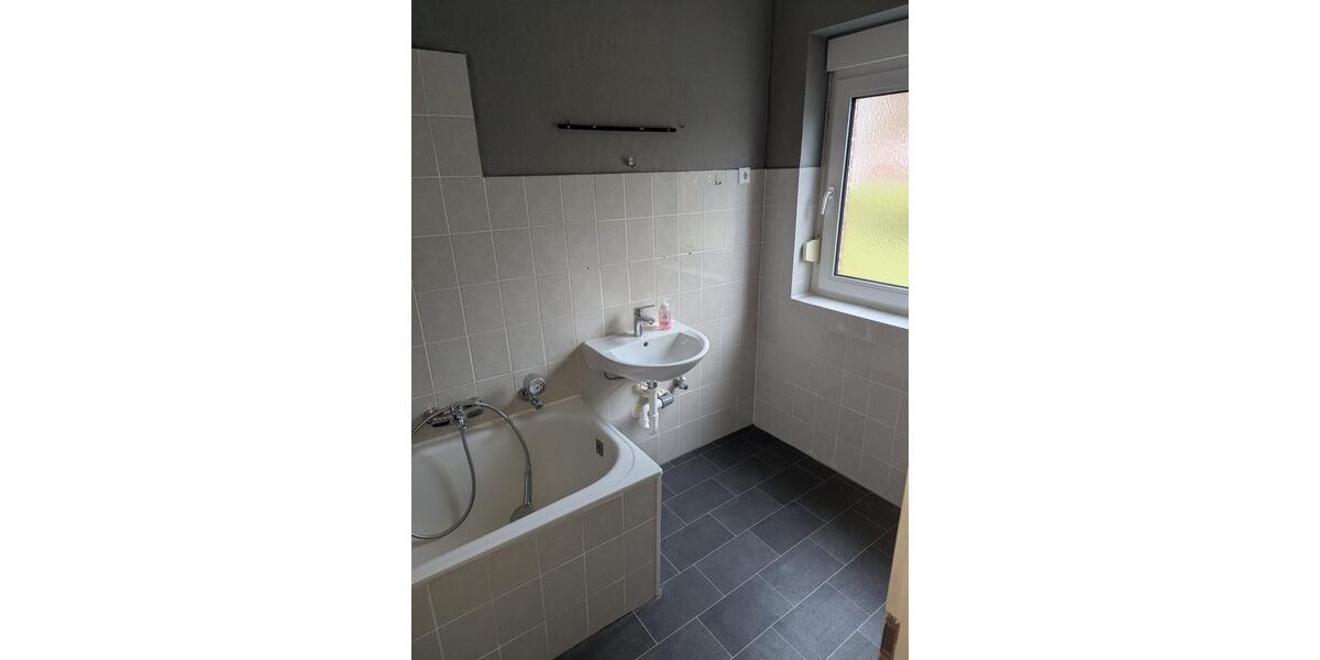 Erdgeschoßwohnung Hessisch Oldendorf - 4 Zimmer, 80 m&sup2;, 670&euro; | Angebot:25934266