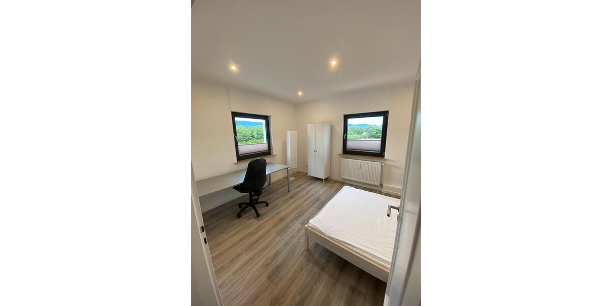 Etagenwohnung Rinteln - 3 Zimmer, 100 m&sup2;, 440&euro; | Angebot:26277734