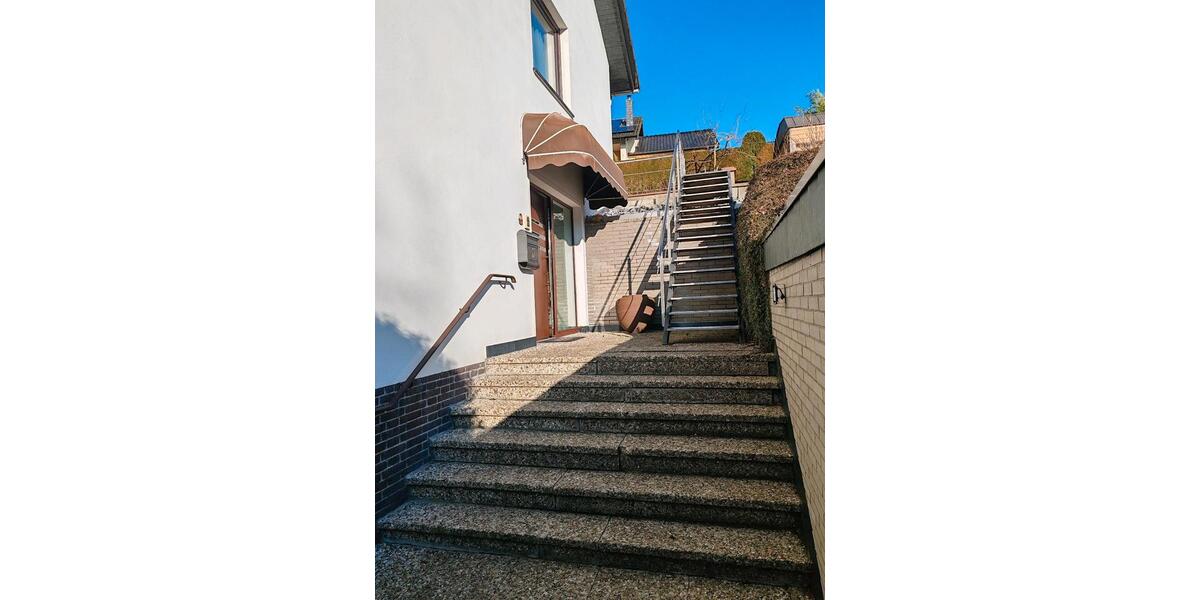 Einfamilienhaus Kalletal - 9 Zimmer, 190 m&sup2;, 320.000&euro; | Angebot:25053945