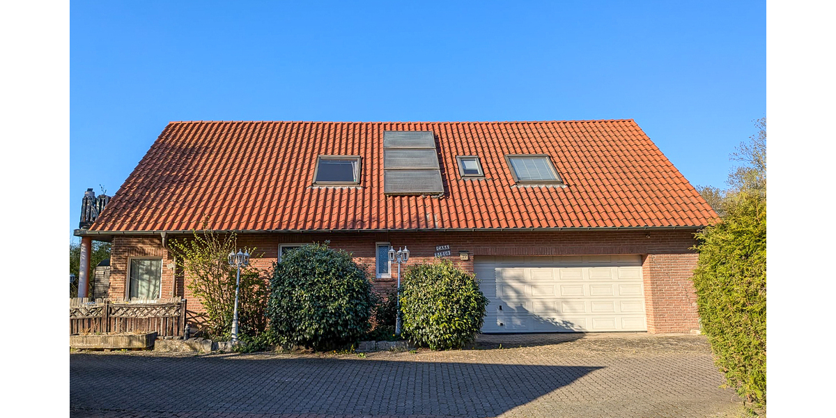 Gemütliches Einfamilienhaus mit Kamin, Doppelgarage und Erweiterungspotenzial - Einfamilienhaus Porta Westfalica | Angebot:19439640