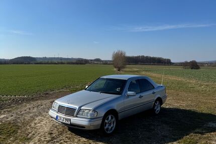 Mercedes-Benz C 280 301.000 km 3.200 &euro; Lemgo 32657