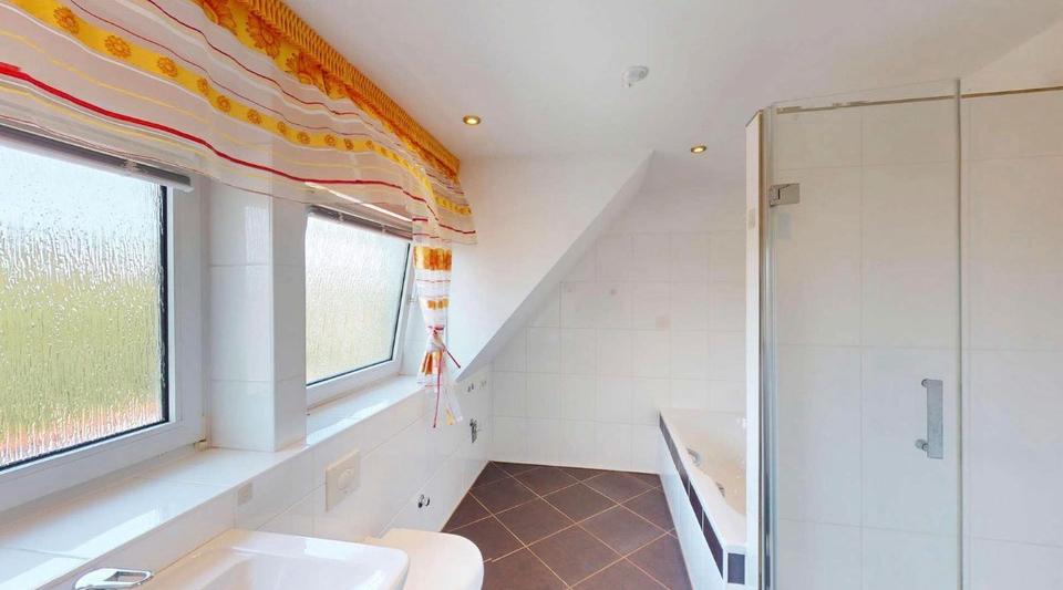 Dachgeschoßwohnung Obernkirchen - 4 Zimmer, 118 m&sup2;, 900&euro; | Angebot:26040021