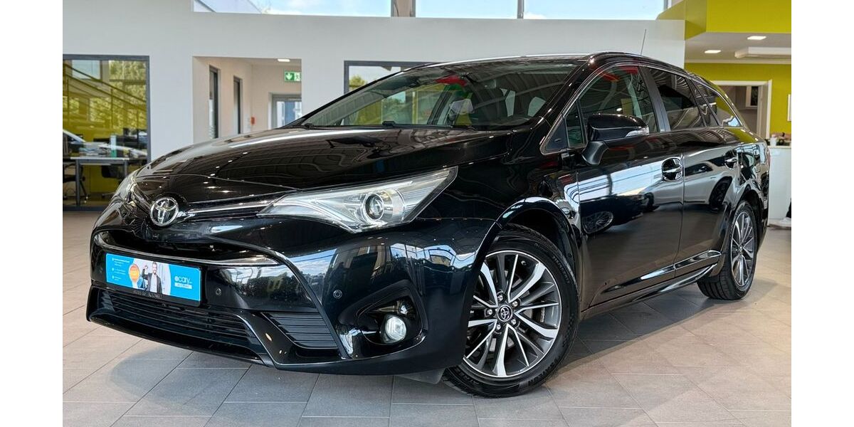 Toyota Avensis 142.597 km 11.995 &euro; Herford 32052