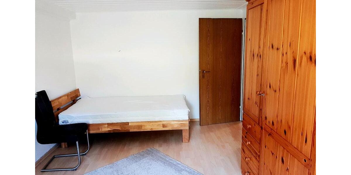 Etagenwohnung Rinteln - 3 Zimmer, 90 m&sup2;, 220&euro; | Angebot:24755630