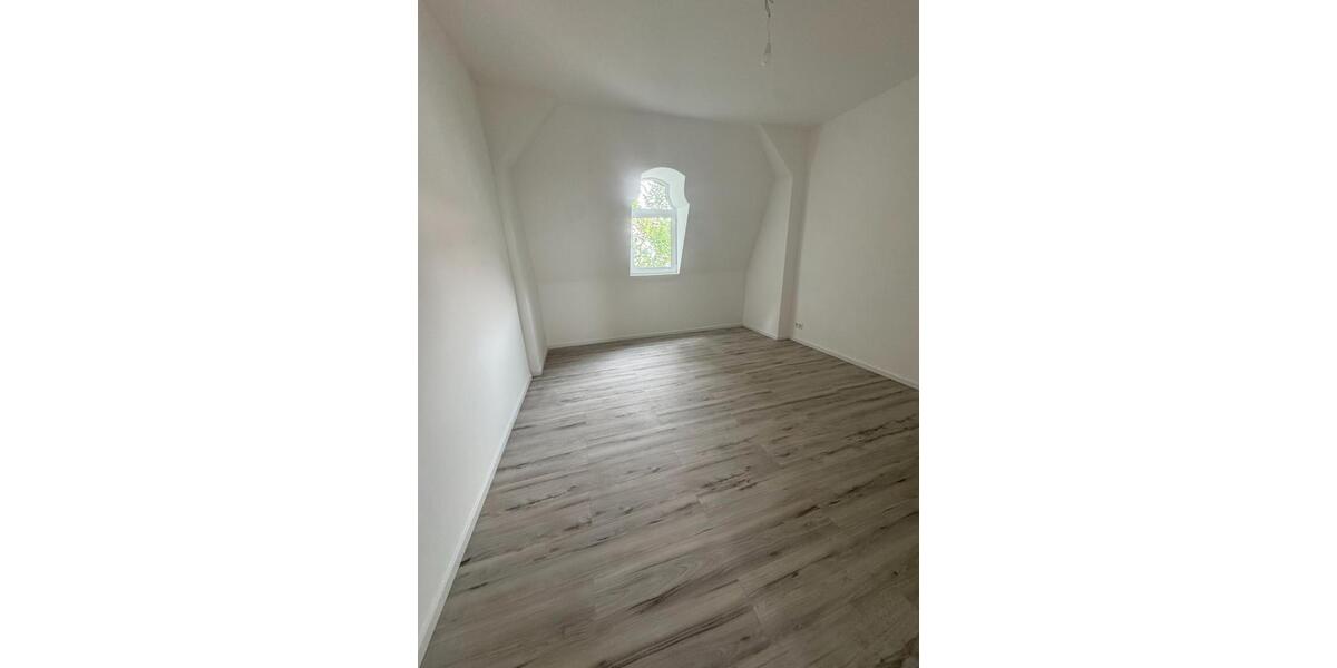 Etagenwohnung Bünde - 3 Zimmer, 117 m&sup2;, 1.000&euro; | Angebot:24802191