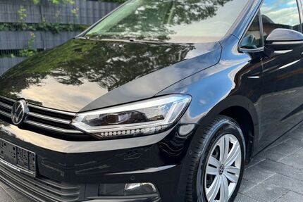 VW Touran 94.763 km 26.650 &euro; Löhne 32584