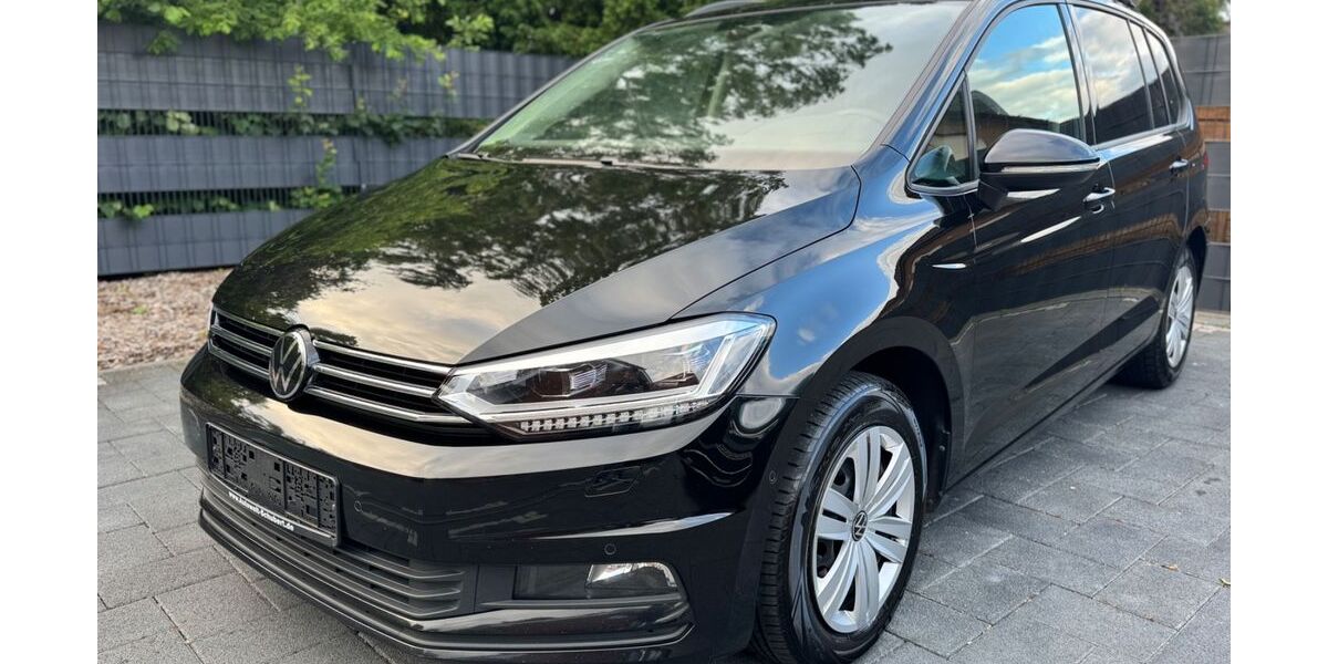 VW Touran 94.763 km 26.650 &euro; Löhne 32584