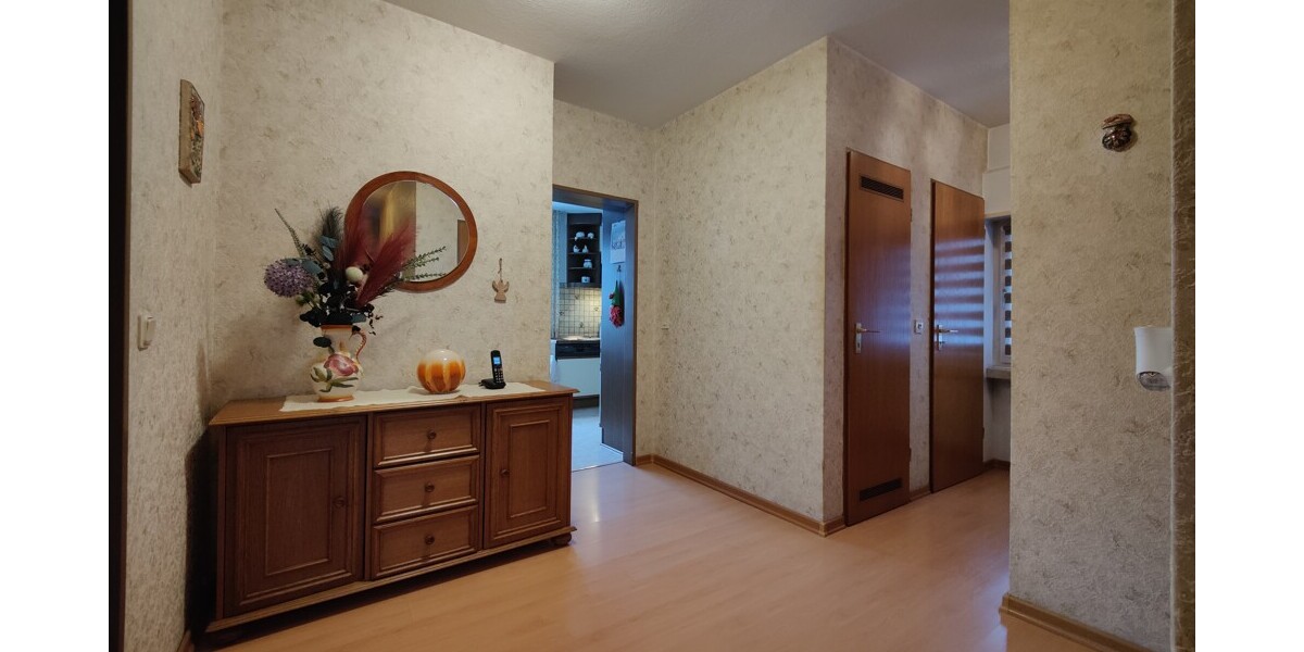 Großzügiges Mehrfamilienhaus, Generationen unter einem Dach oder zur Vermietung - Mehrfamilienhaus, Wohnhaus Enger | Angebot:25221539