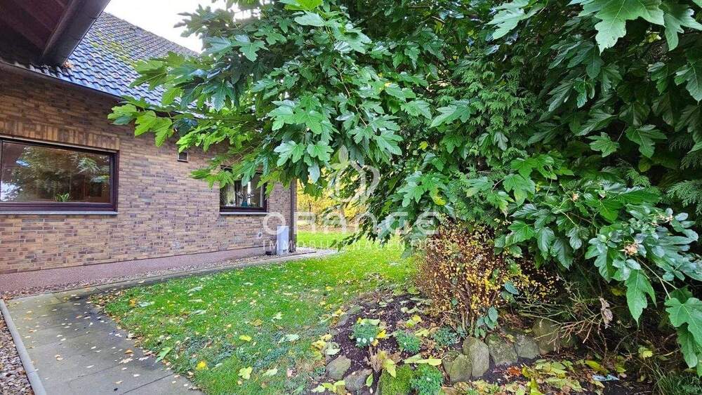 Mehrfamilienhaus, Wohnhaus Bad Salzuflen / Lockhausen Lockhausen - 1 Zimmer, 218 m&sup2;, 430.000&euro; | Angebot:25909224