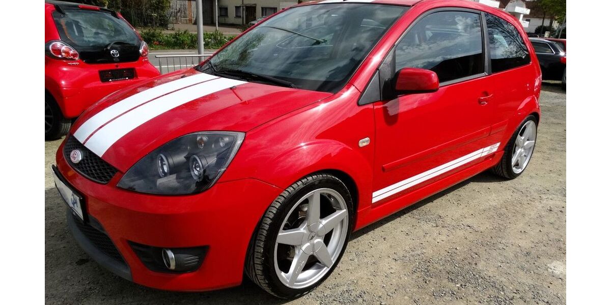 Ford Fiesta 2.019 km 3.250 &euro; Vlotho 32602