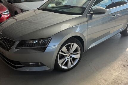 Skoda Superb 229.000 km 10.999 &euro; Rahden 32369