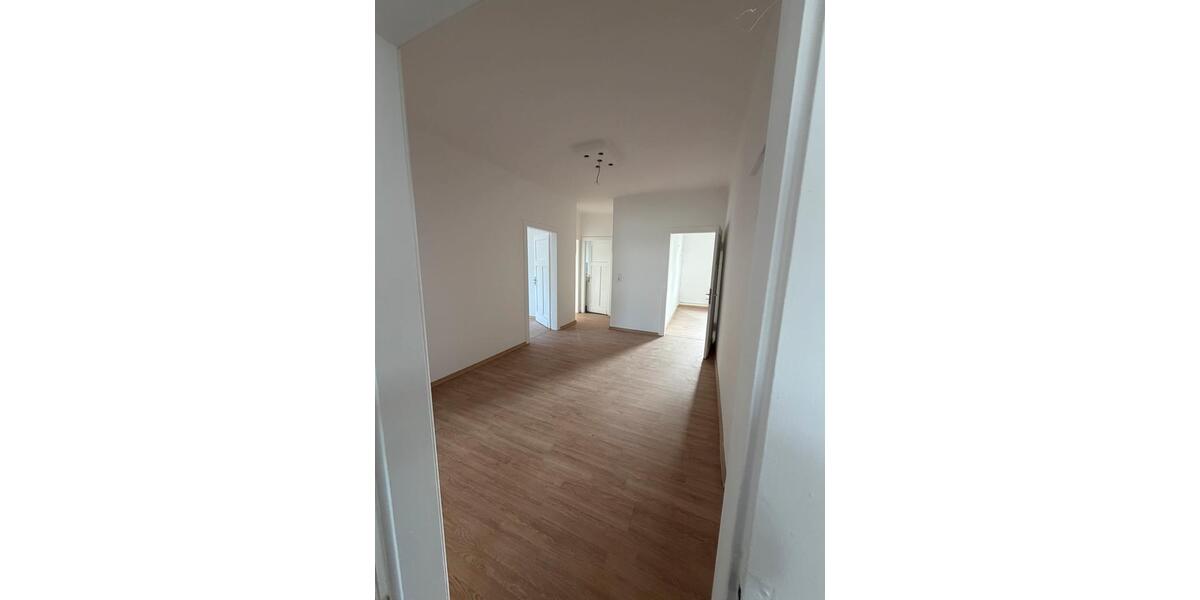 Etagenwohnung Herford Falkendiek - 4 Zimmer, 105 m&sup2;, 1.100&euro; | Angebot:26615562