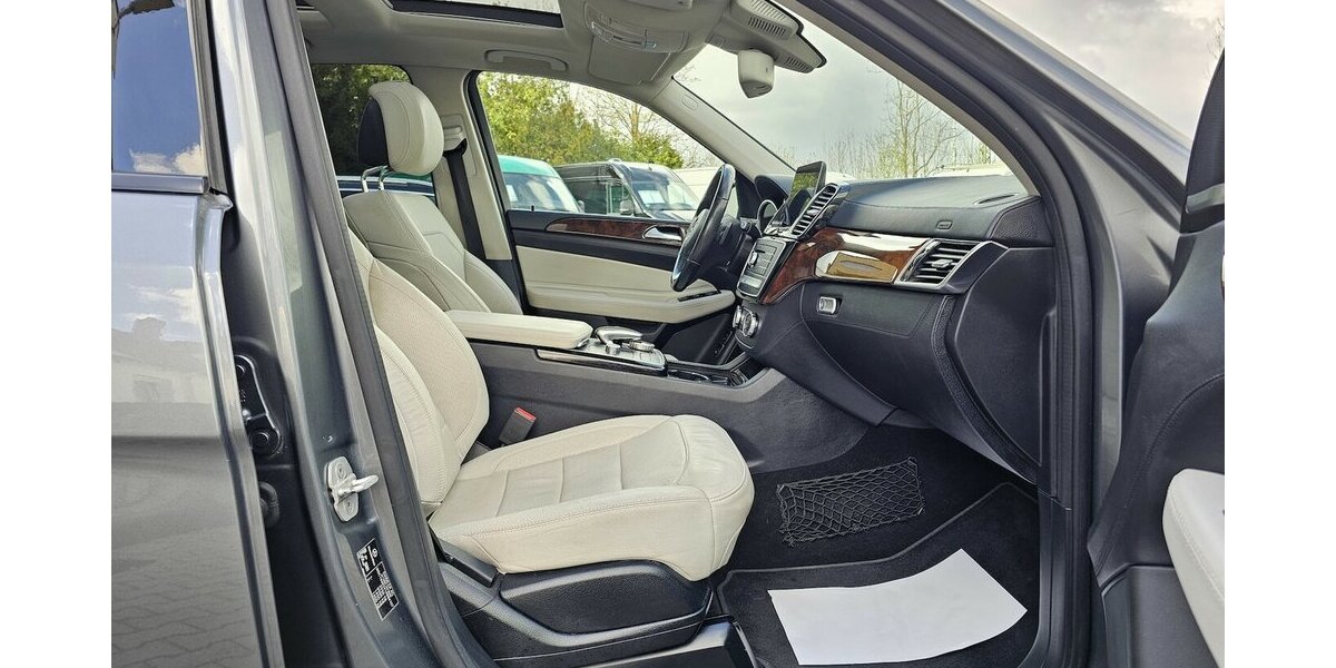 Mercedes-Benz GLE 350 d 4M AMG Line Night 360° LED AHK PANO. 136.546 km 37.990 &euro; Löhne 32584