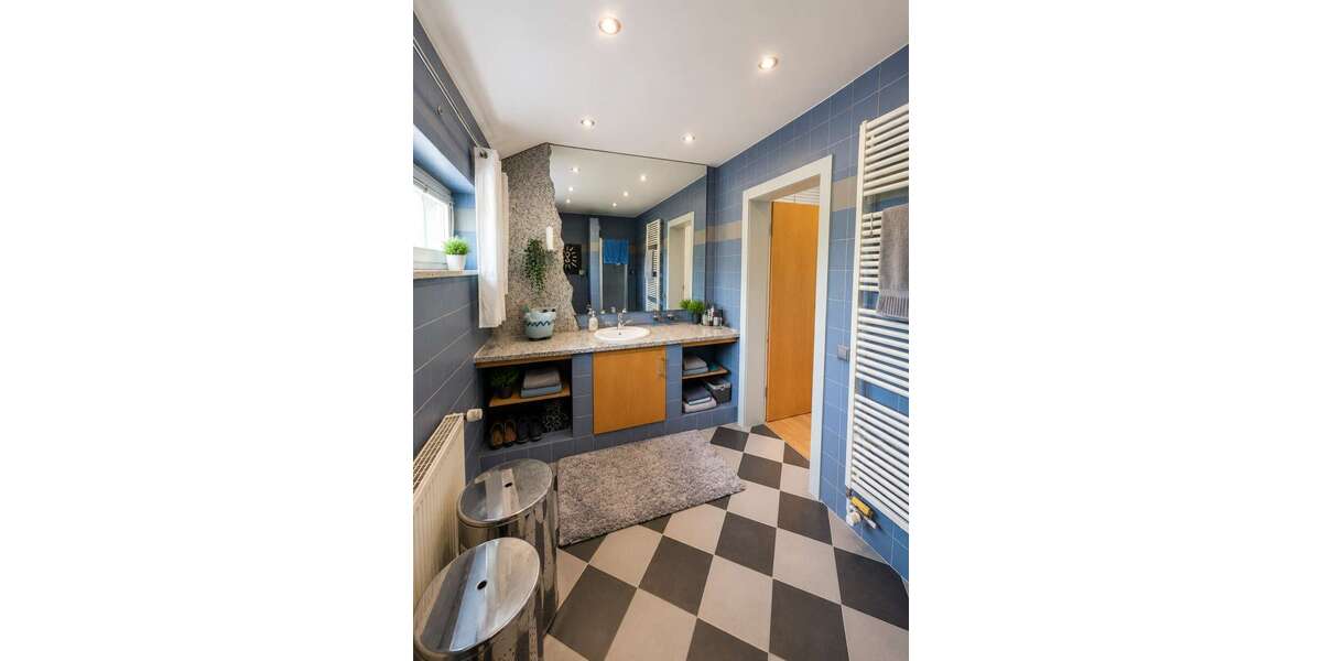 Charakterimmobilie mit Einliegerwohnung auf außergewöhnlichem Naturgrundstück - Mehrfamilienhaus, Wohnhaus Hüllhorst | Angebot:27254352