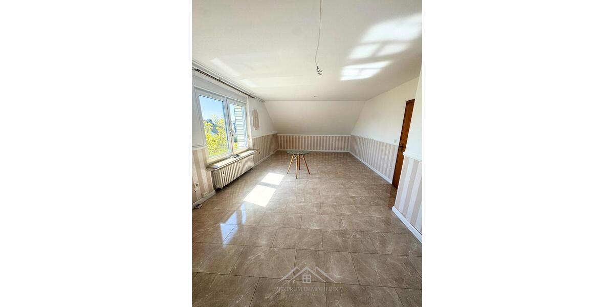 Dachgeschoßwohnung Hessisch Oldendorf - 3 Zimmer, 85 m&sup2;, 550&euro; | Angebot:26591128