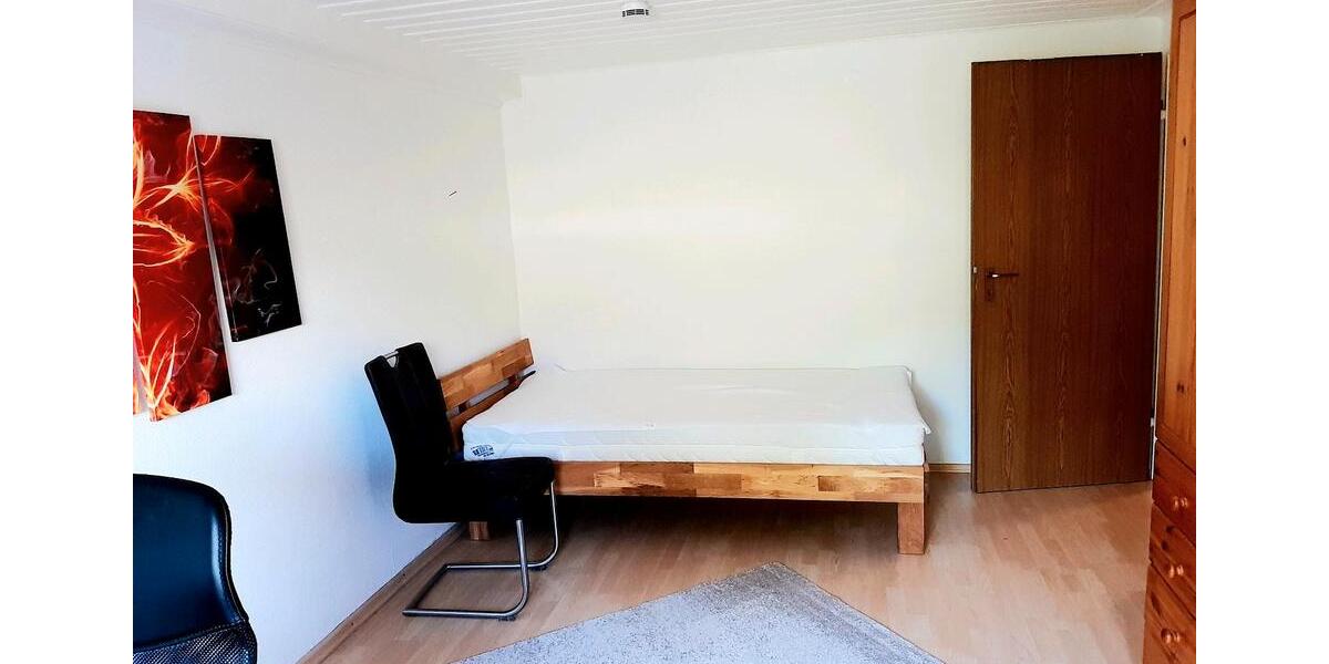 Etagenwohnung Rinteln - 3 Zimmer, 90 m&sup2;, 220&euro; | Angebot:24755630