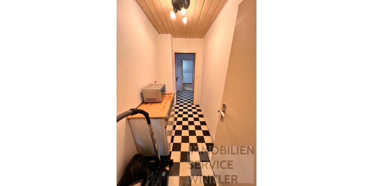 Dachgeschoßwohnung Lemgo - 2.5 Zimmer, 83 m&sup2;, 650&euro; | Angebot:25380347