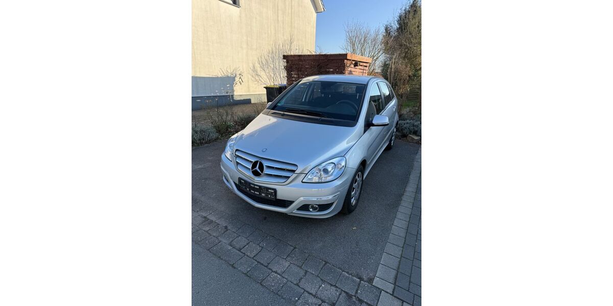 Mercedes-Benz B 180 91.828 km 5.500 &euro; Lemgo 32657
