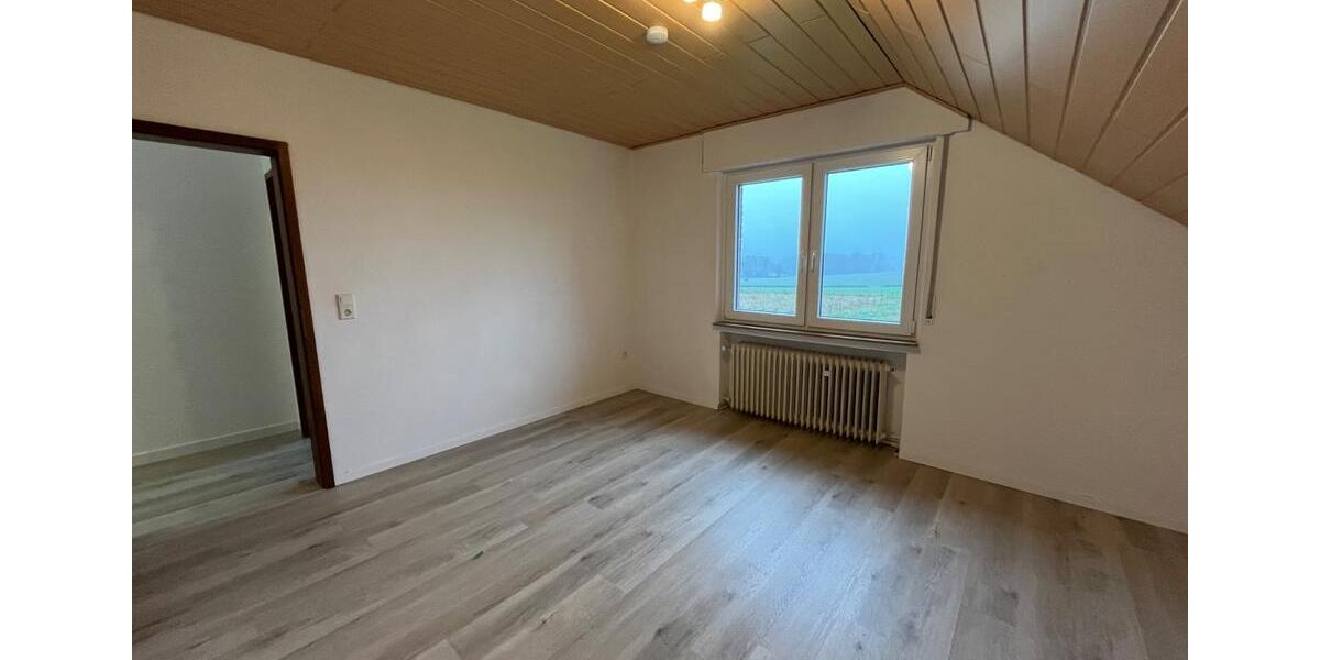 Dachgeschoßwohnung Porta Westfalica - 4 Zimmer, 85 m&sup2;, 670&euro; | Angebot:26621392
